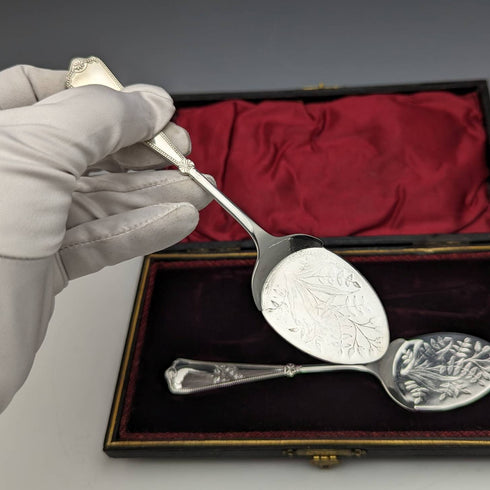 Around 1890 English antique silver plate jam spoon pair in case